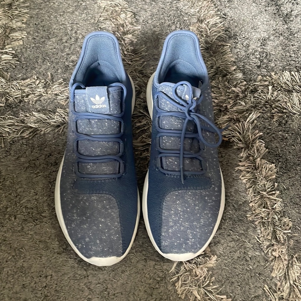 Adidas running shoes used 1x amazing condition amazing for running (color blue)